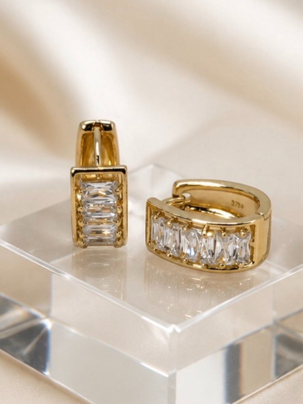 Baguette CZ Huggie Hoop Earrings- 14K Gold Plated-Chic Minimalist- NEW!! ✨